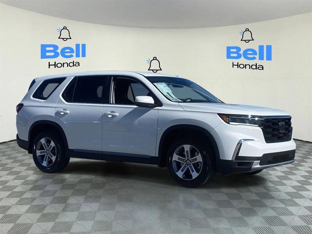 new 2025 Honda Pilot car, priced at $43,133