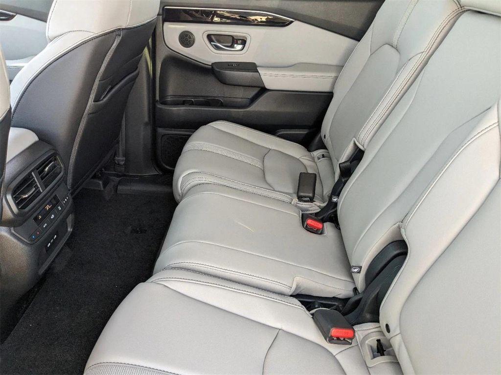 new 2025 Honda Pilot car, priced at $43,133