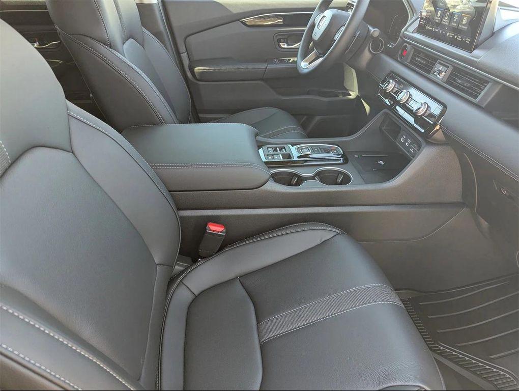 new 2025 Honda Pilot car, priced at $46,203