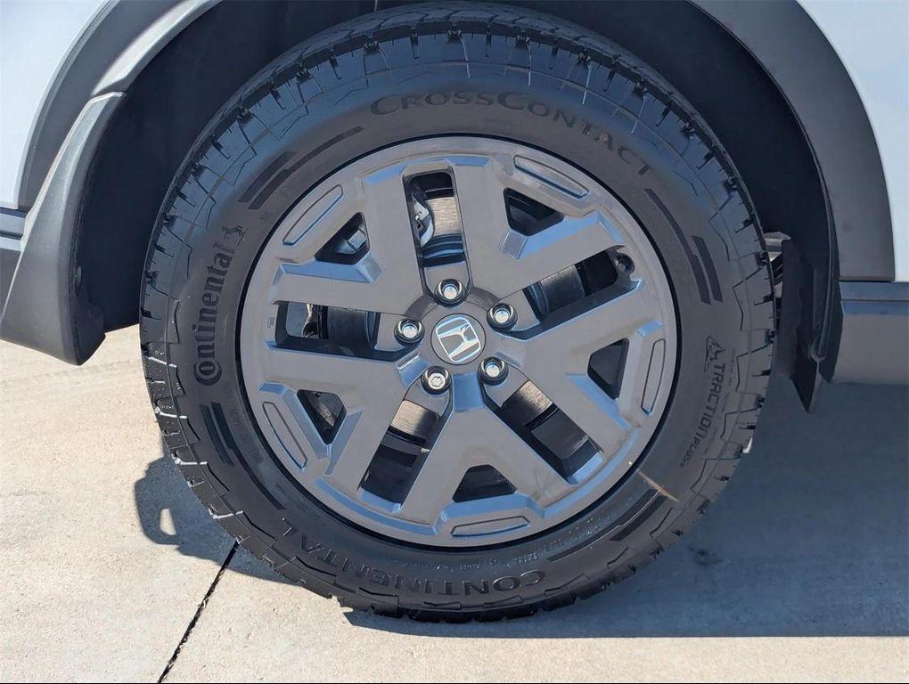 new 2026 Honda CR-V Hybrid car, priced at $39,032