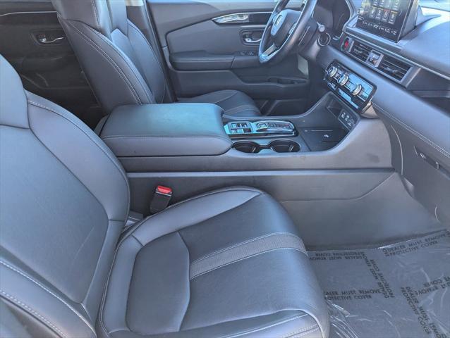 used 2025 Honda Pilot car, priced at $40,226