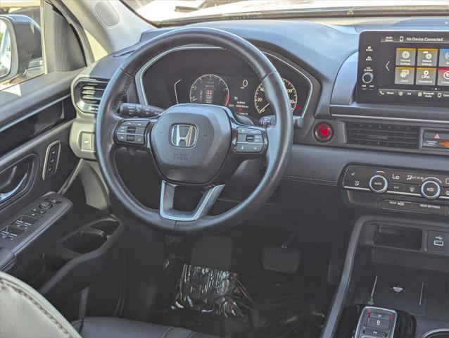 used 2025 Honda Pilot car, priced at $40,226