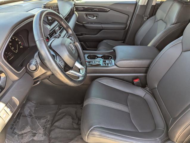 used 2025 Honda Pilot car, priced at $40,226