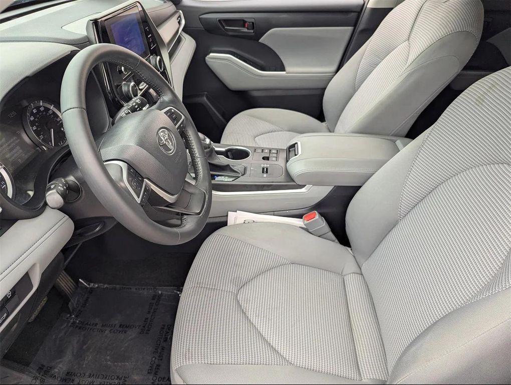 used 2024 Toyota Highlander car, priced at $33,246