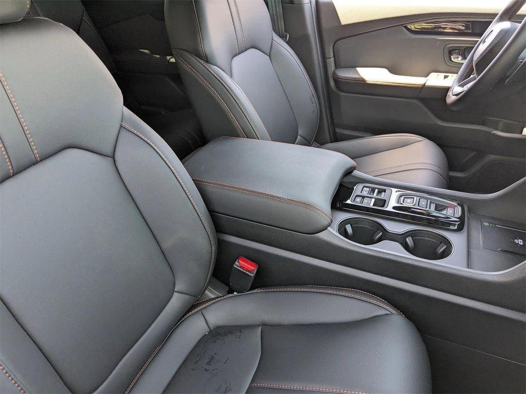new 2025 Honda Pilot car, priced at $48,973
