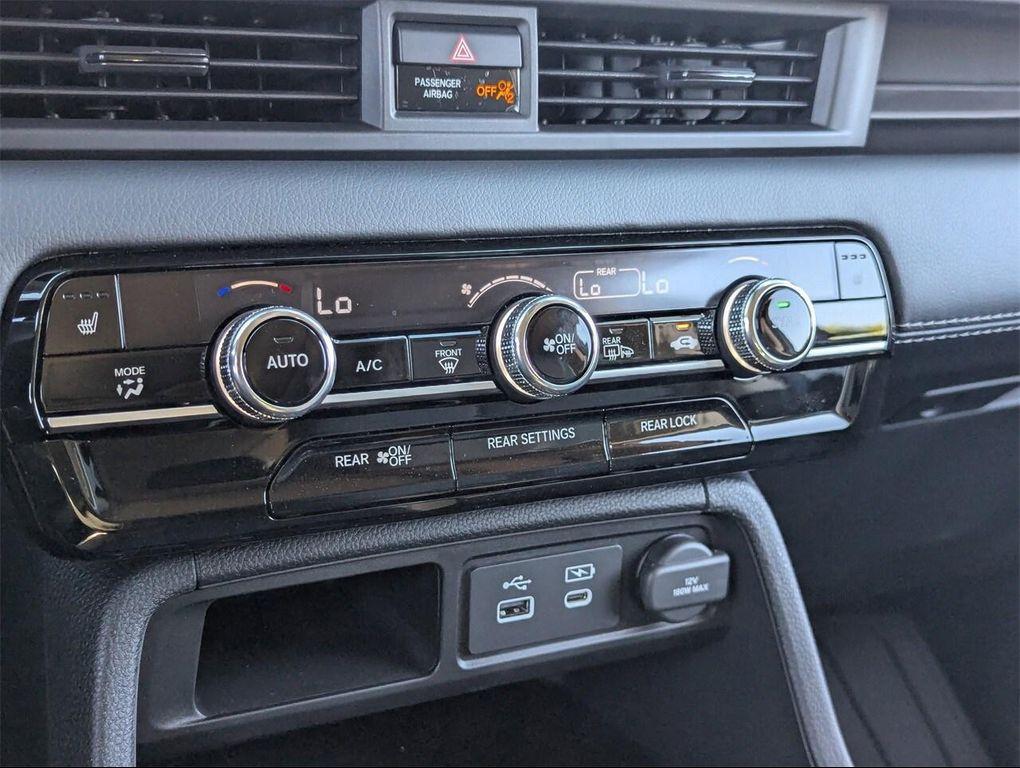 new 2025 Honda Pilot car, priced at $47,666