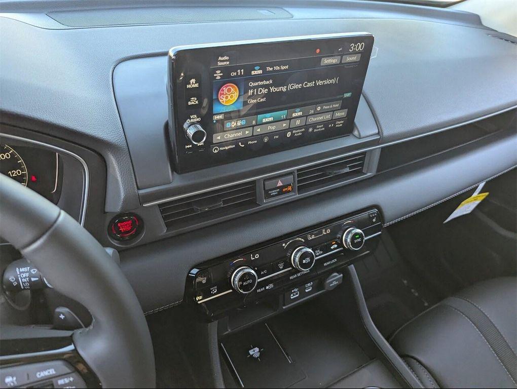 new 2025 Honda Pilot car, priced at $47,666