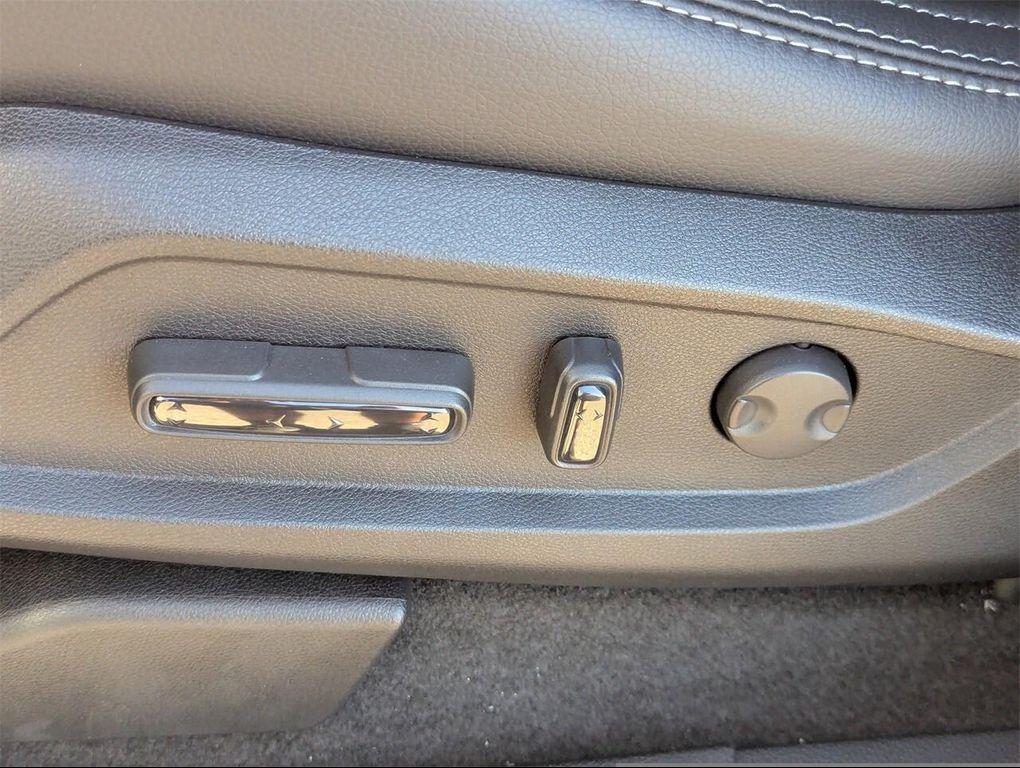 new 2025 Honda Pilot car, priced at $47,666