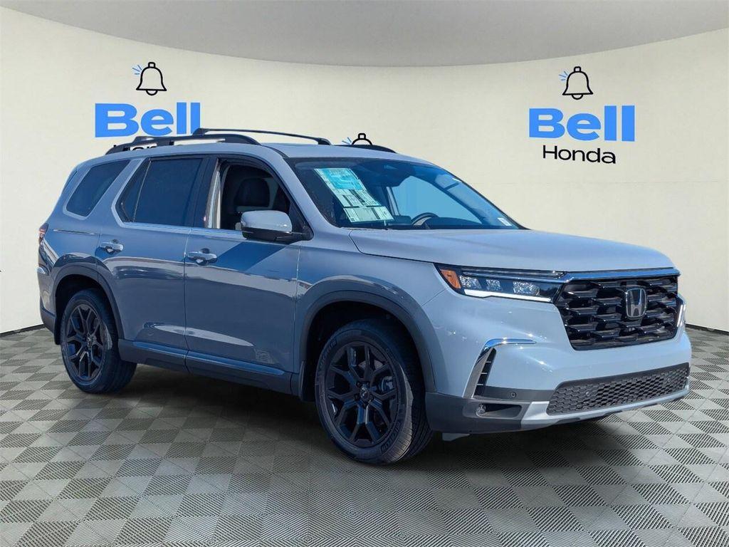 new 2025 Honda Pilot car, priced at $47,666