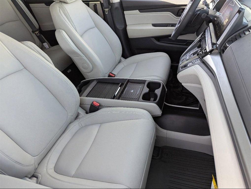 new 2026 Honda Odyssey car, priced at $42,039