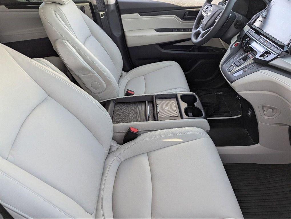 new 2026 Honda Odyssey car, priced at $42,039