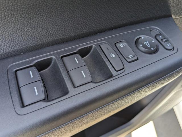 new 2025 Honda CR-V Hybrid car, priced at $37,445