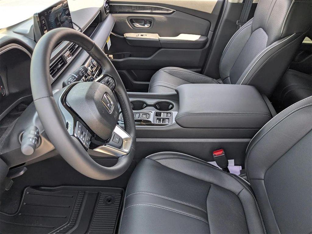 new 2025 Honda Pilot car, priced at $50,665