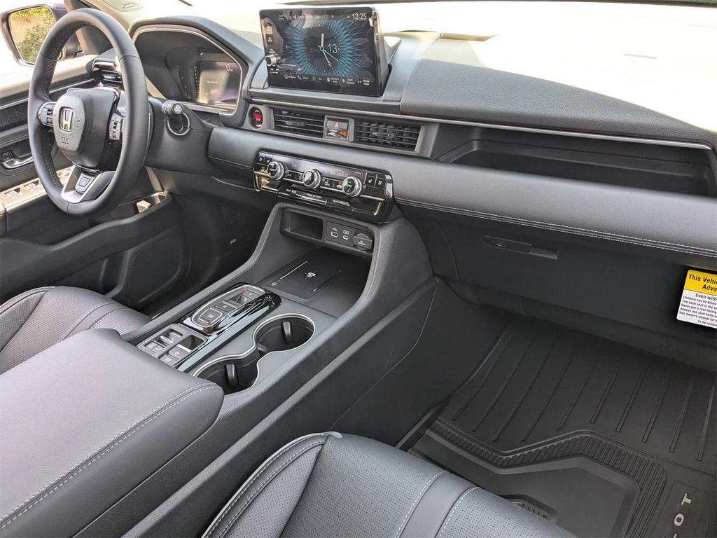 new 2025 Honda Pilot car, priced at $50,665
