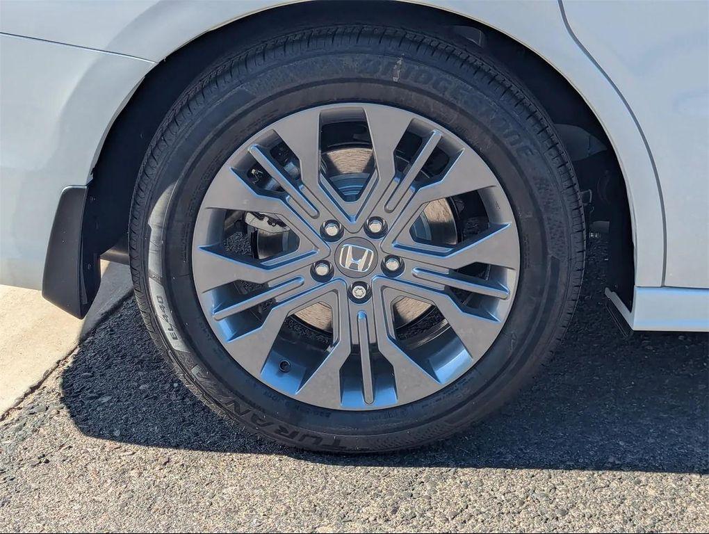 new 2026 Honda Odyssey car, priced at $46,199