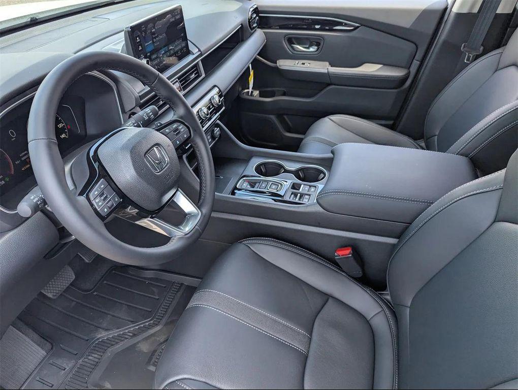 new 2025 Honda Pilot car, priced at $48,708