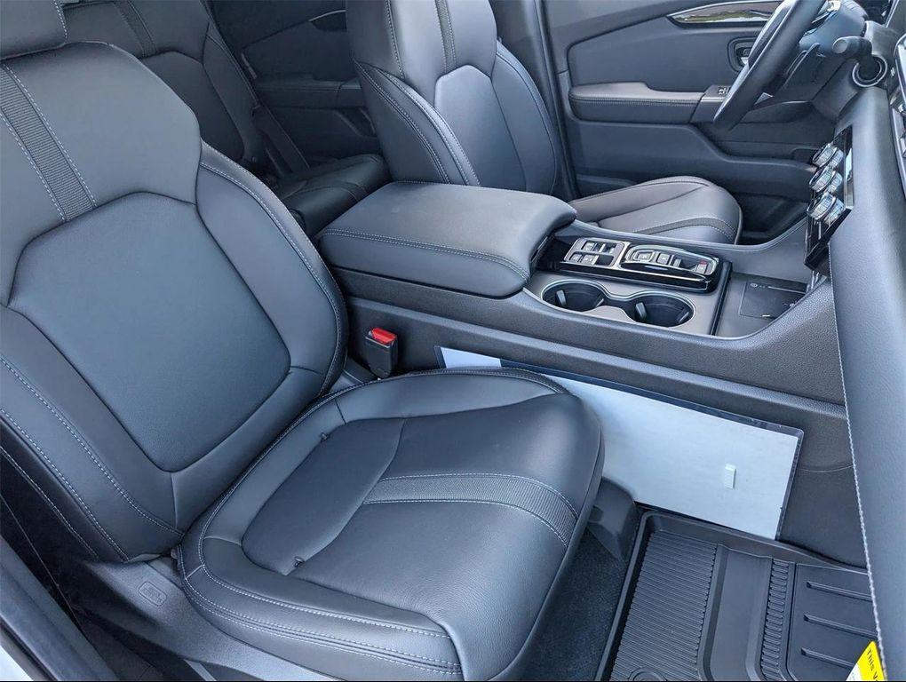 new 2025 Honda Pilot car, priced at $48,708