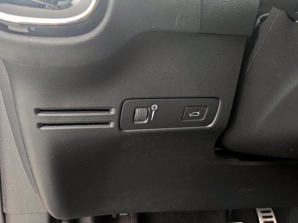 used 2022 Volvo XC40 car, priced at $26,998