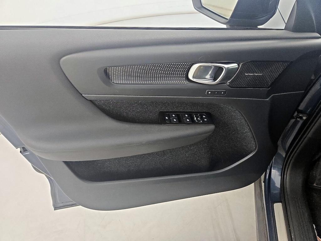 used 2022 Volvo XC40 car, priced at $26,998