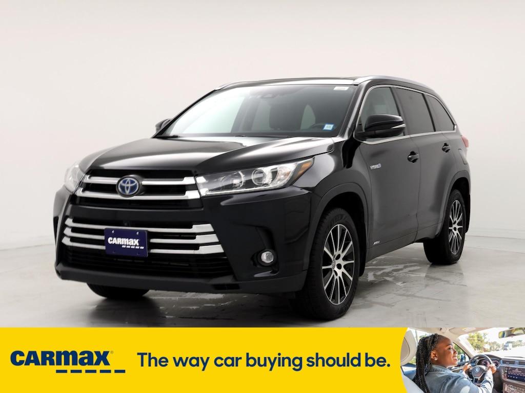 used 2019 Toyota Highlander Hybrid car, priced at $30,998