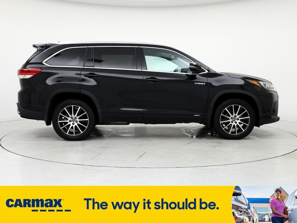 used 2019 Toyota Highlander Hybrid car, priced at $30,998