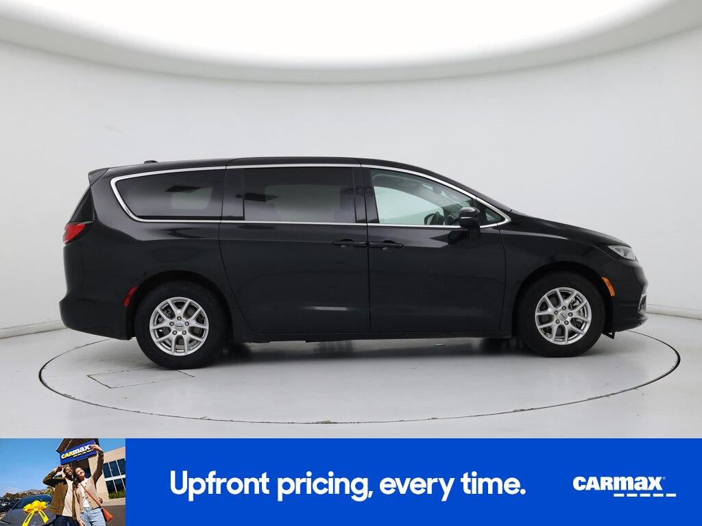 used 2023 Chrysler Pacifica car, priced at $31,998