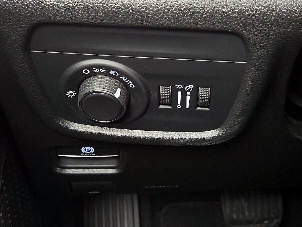 used 2024 Jeep Grand Cherokee car, priced at $39,998