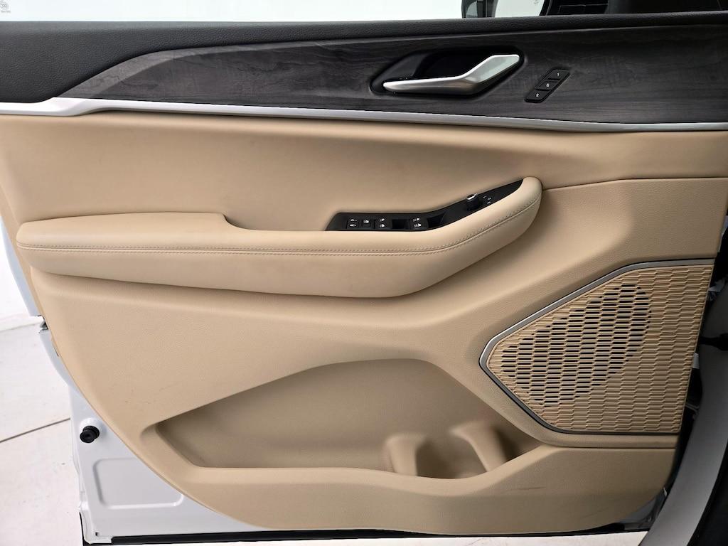 used 2022 Jeep Grand Cherokee car, priced at $33,998