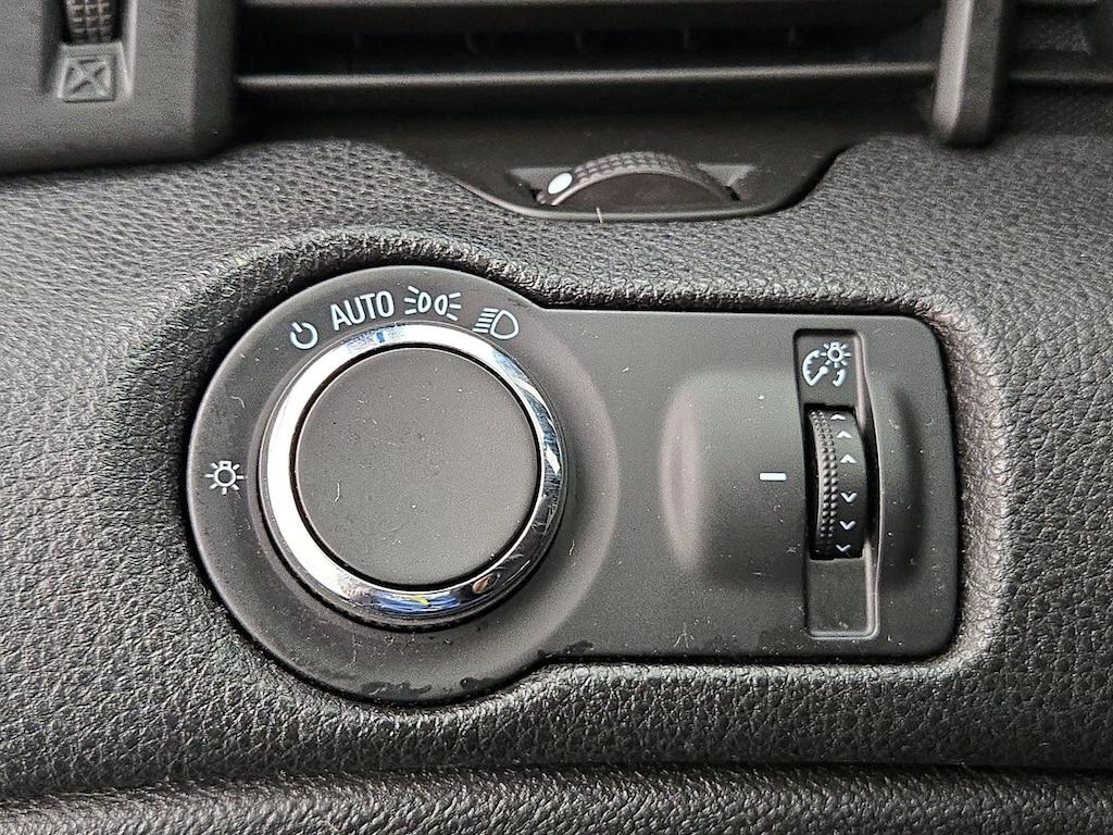 used 2015 Chevrolet Malibu car, priced at $13,998