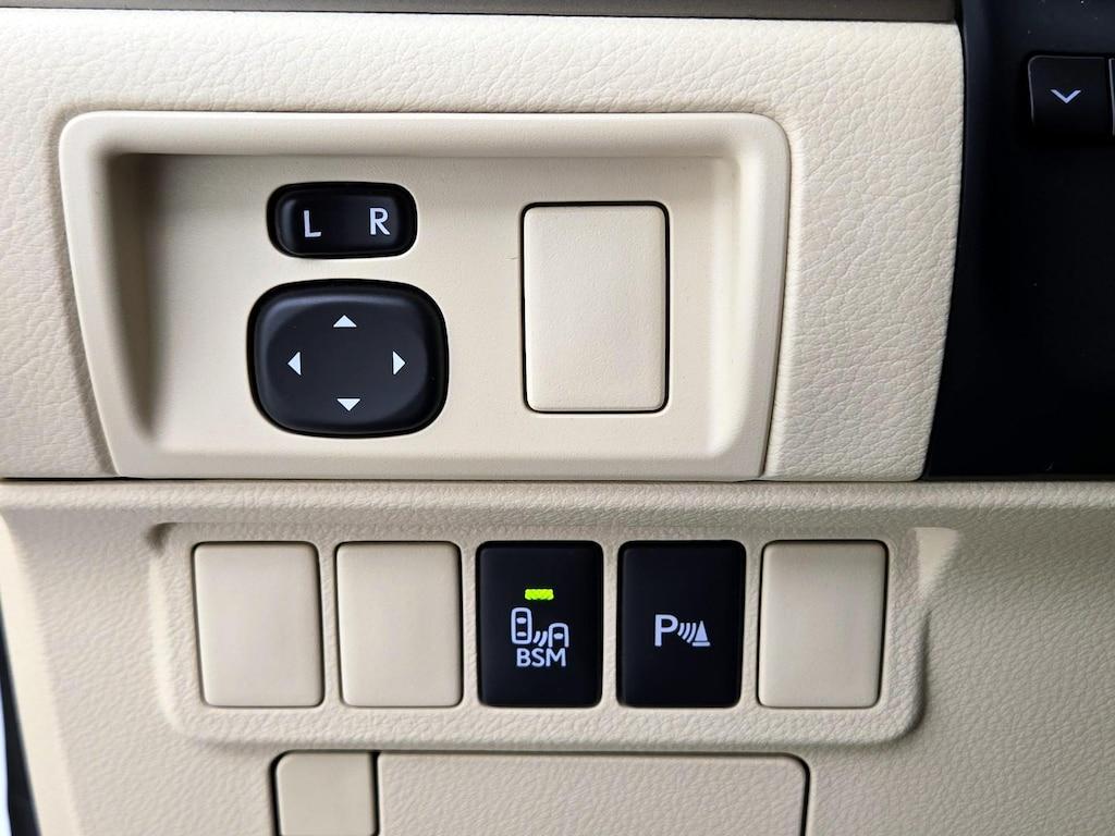 used 2013 Lexus ES 300h car, priced at $18,998