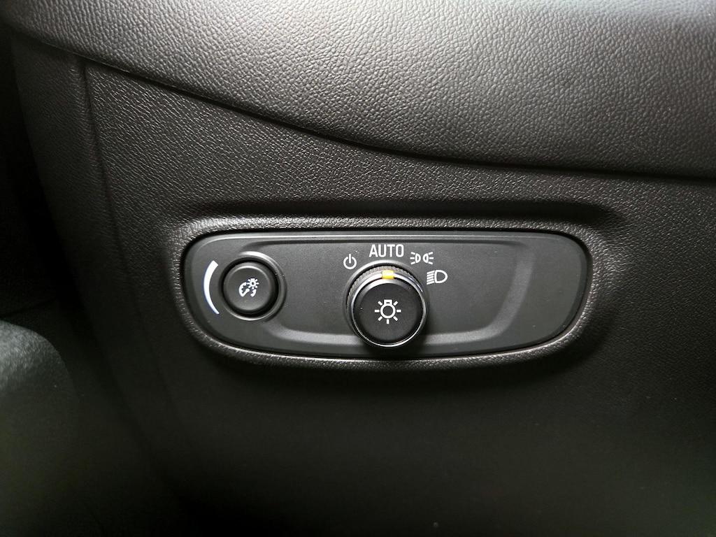 used 2021 Chevrolet Equinox car, priced at $17,998