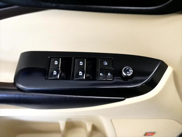 used 2019 Toyota Highlander car, priced at $26,850
