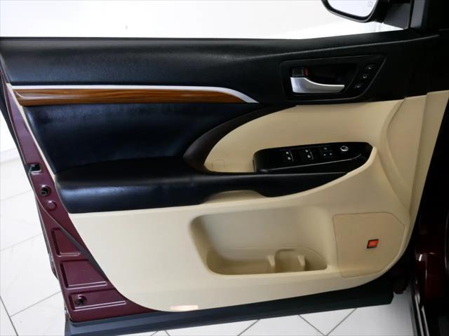 used 2019 Toyota Highlander car, priced at $26,850