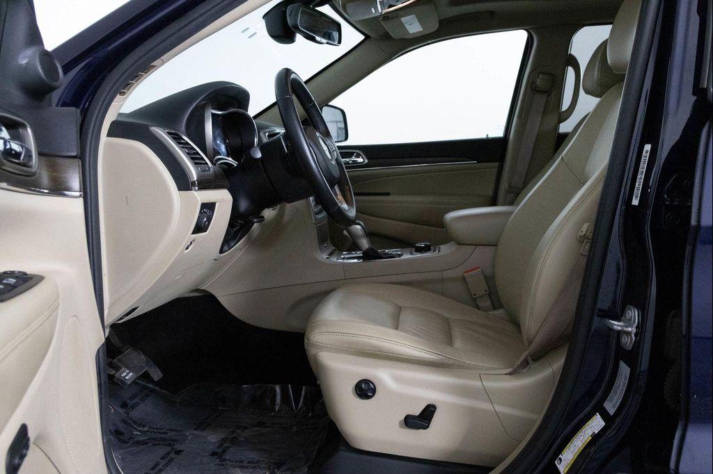 used 2016 Jeep Grand Cherokee car, priced at $14,625