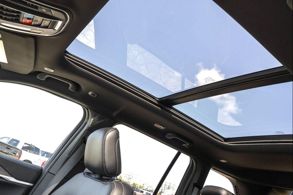new 2025 Jeep Grand Cherokee car, priced at $42,694