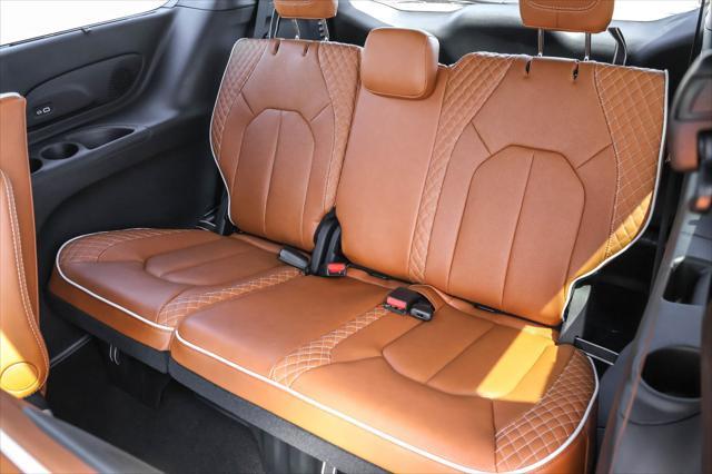 new 2025 Chrysler Pacifica car, priced at $44,472