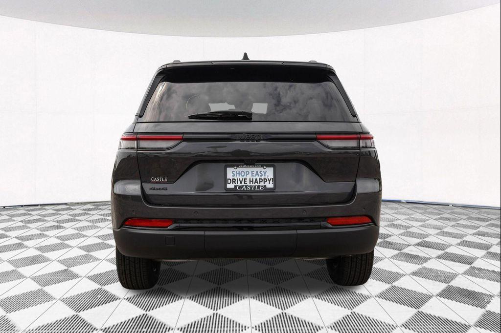new 2025 Jeep Grand Cherokee car, priced at $37,022