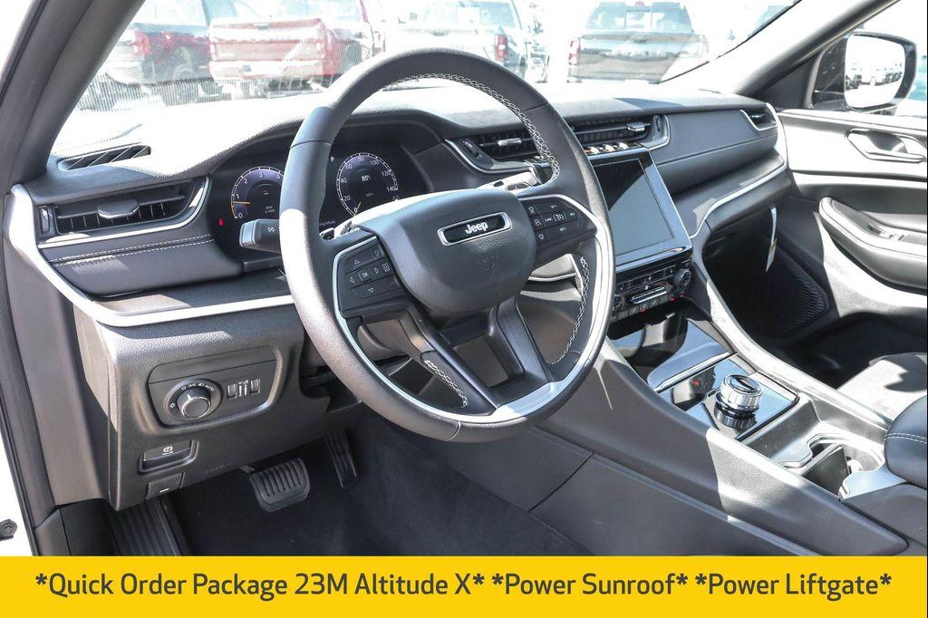 new 2025 Jeep Grand Cherokee car, priced at $39,966