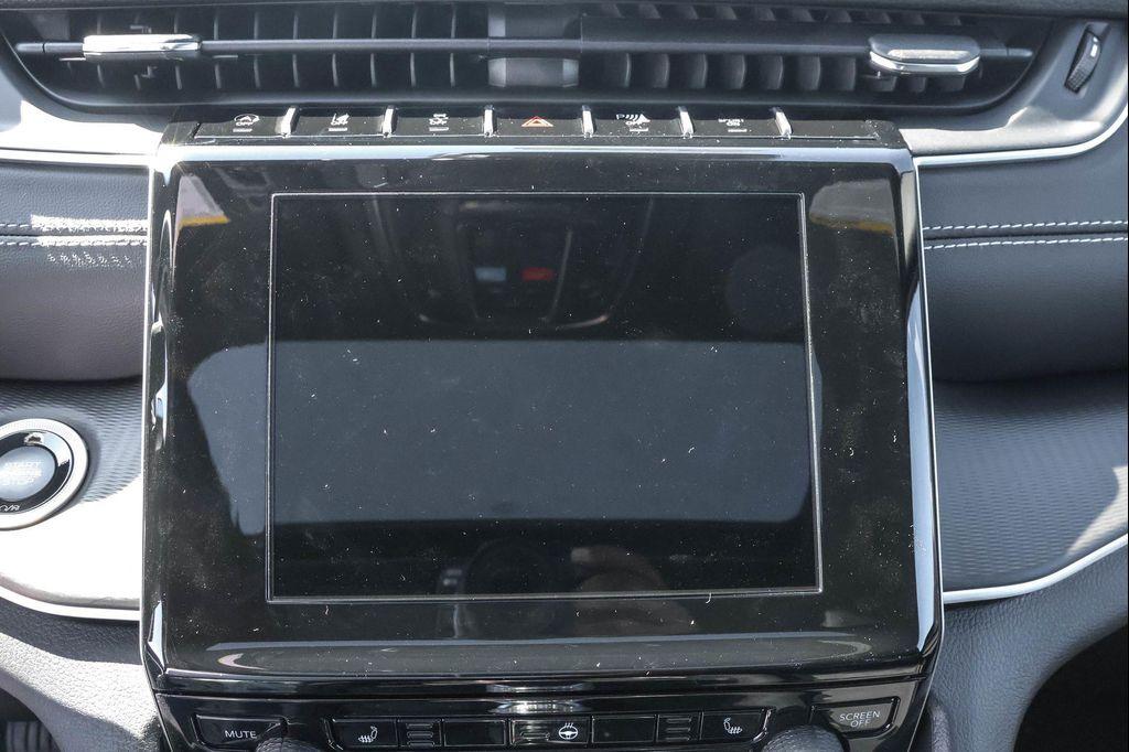 new 2025 Jeep Grand Cherokee car, priced at $39,966