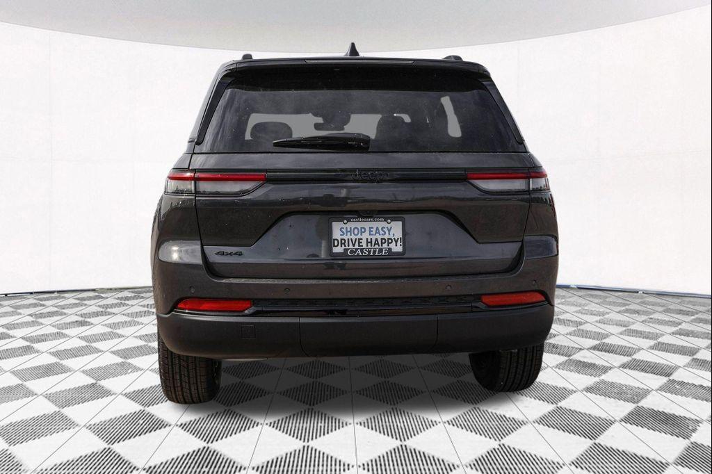 new 2025 Jeep Grand Cherokee car, priced at $39,022