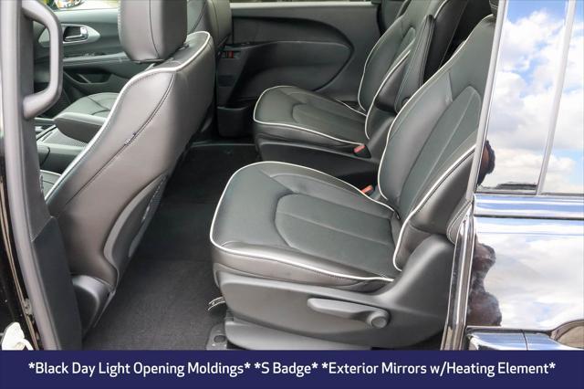 new 2025 Chrysler Pacifica Hybrid car, priced at $42,890