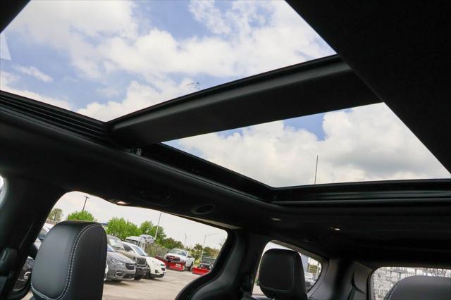 new 2025 Chrysler Pacifica Hybrid car, priced at $42,890