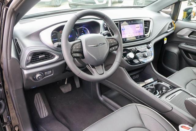 new 2025 Chrysler Pacifica Hybrid car, priced at $42,890