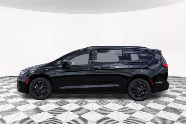 new 2025 Chrysler Pacifica Hybrid car, priced at $42,890