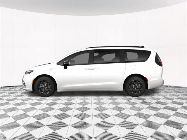 new 2025 Chrysler Pacifica Hybrid car, priced at $44,414