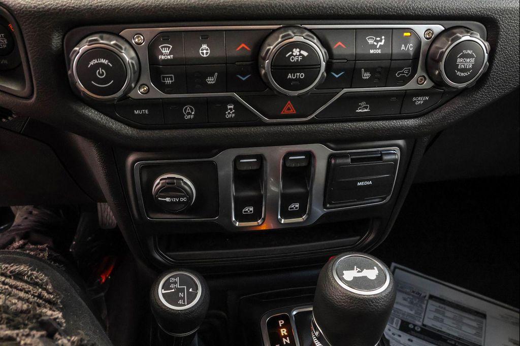 new 2025 Jeep Wrangler car, priced at $37,456