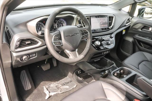 new 2025 Chrysler Pacifica car, priced at $44,753