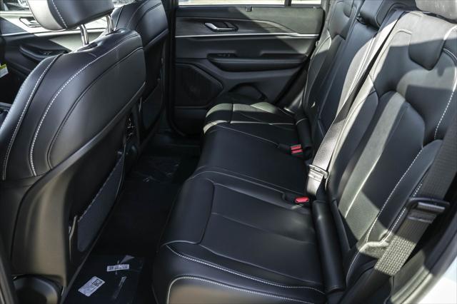 new 2025 Jeep Grand Cherokee car, priced at $49,795