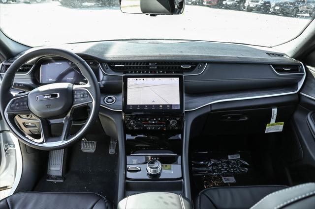 new 2025 Jeep Grand Cherokee car, priced at $49,795