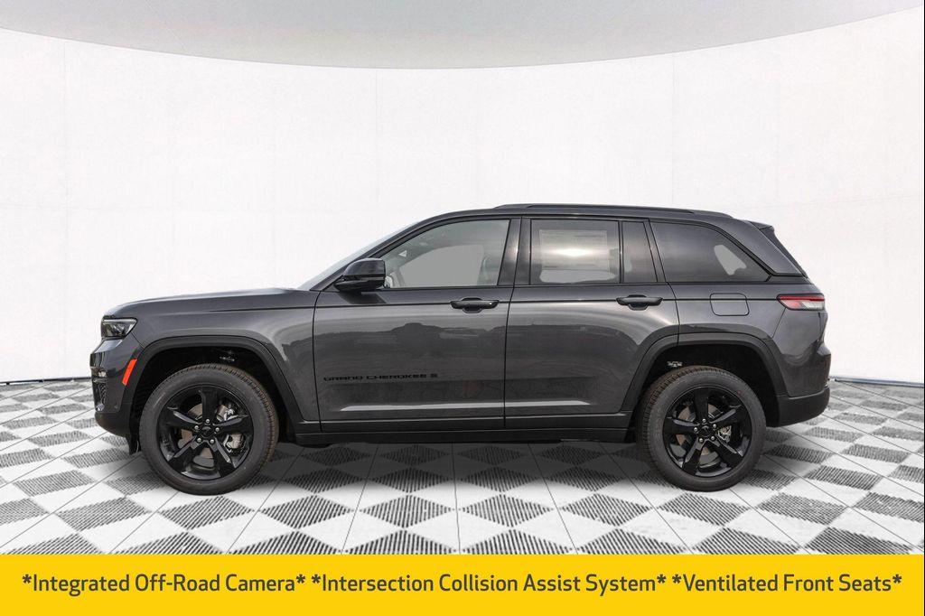 new 2025 Jeep Grand Cherokee car, priced at $47,599
